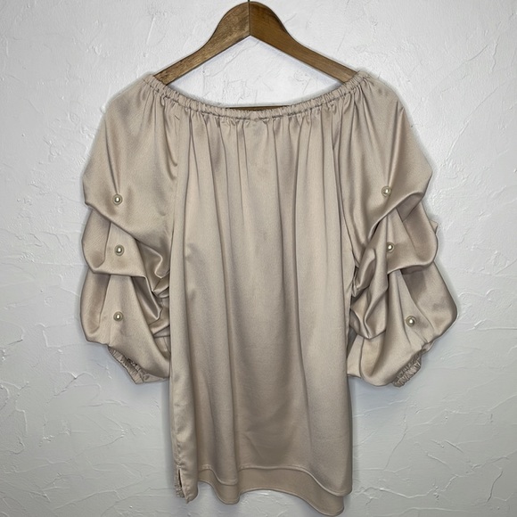 Roz & Ali Ruffle Sleeve on or off shoulder top - Picture 11 of 11